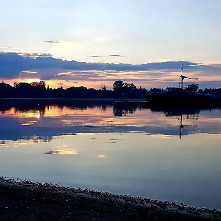Suranyi Kek Hazak Tatil Evi